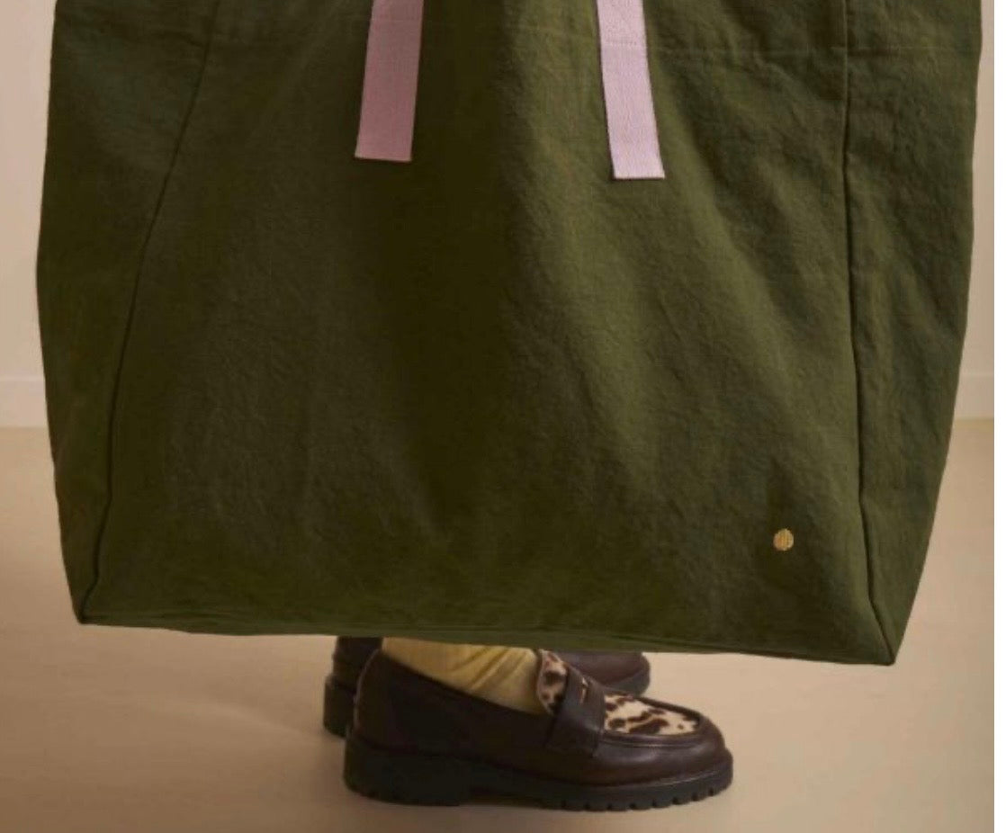 Iona Kale, Tote Bag