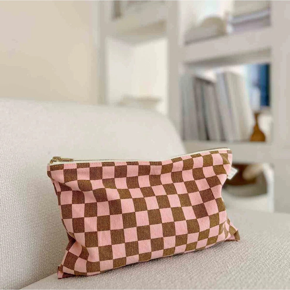 Lili Pouch Check Strawberry