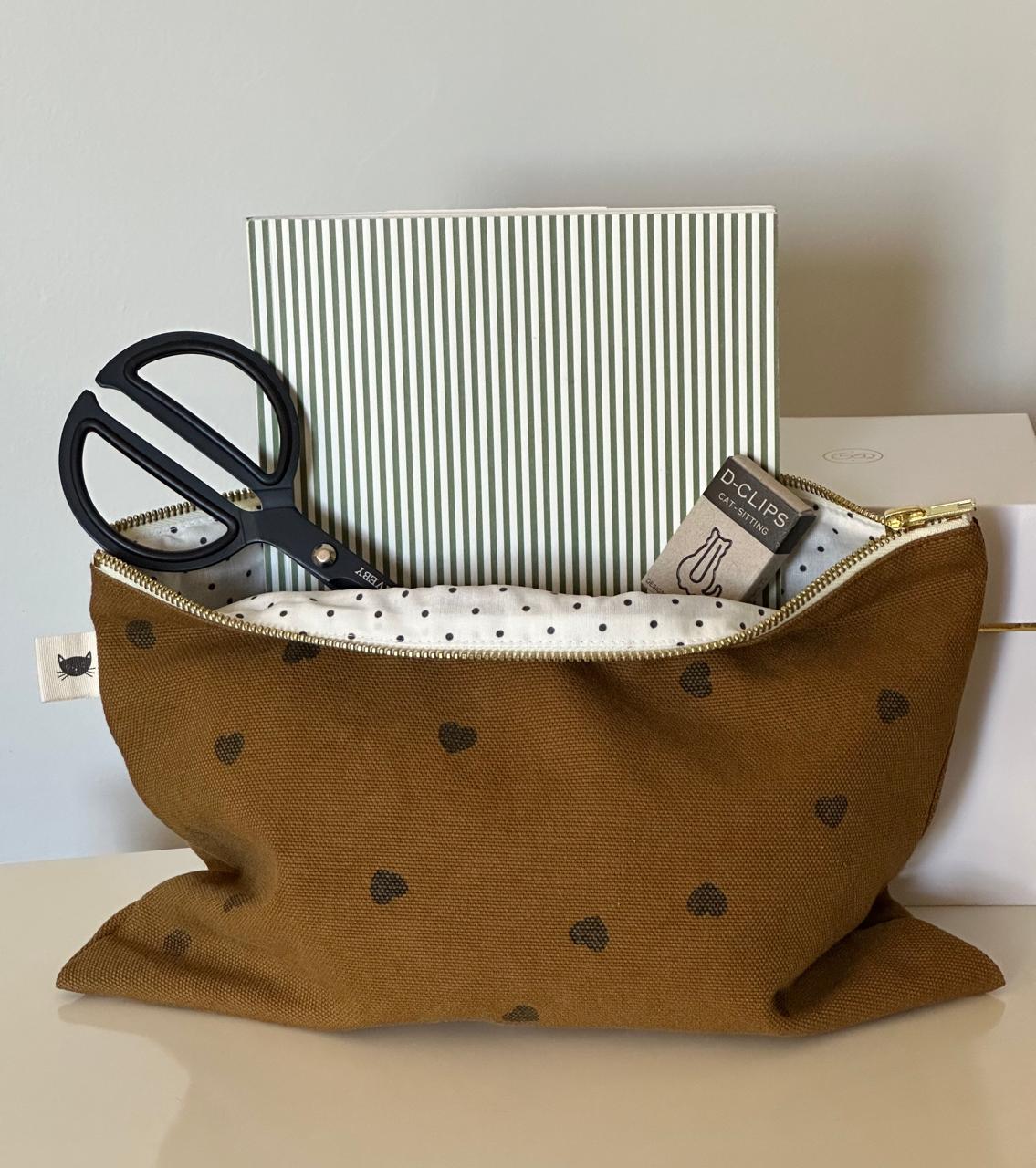 LILI POUCH HEART PRINT CUMIN