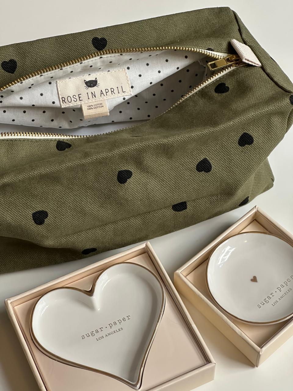 VIC WASH BAG HEART PRINT HEART KAKI