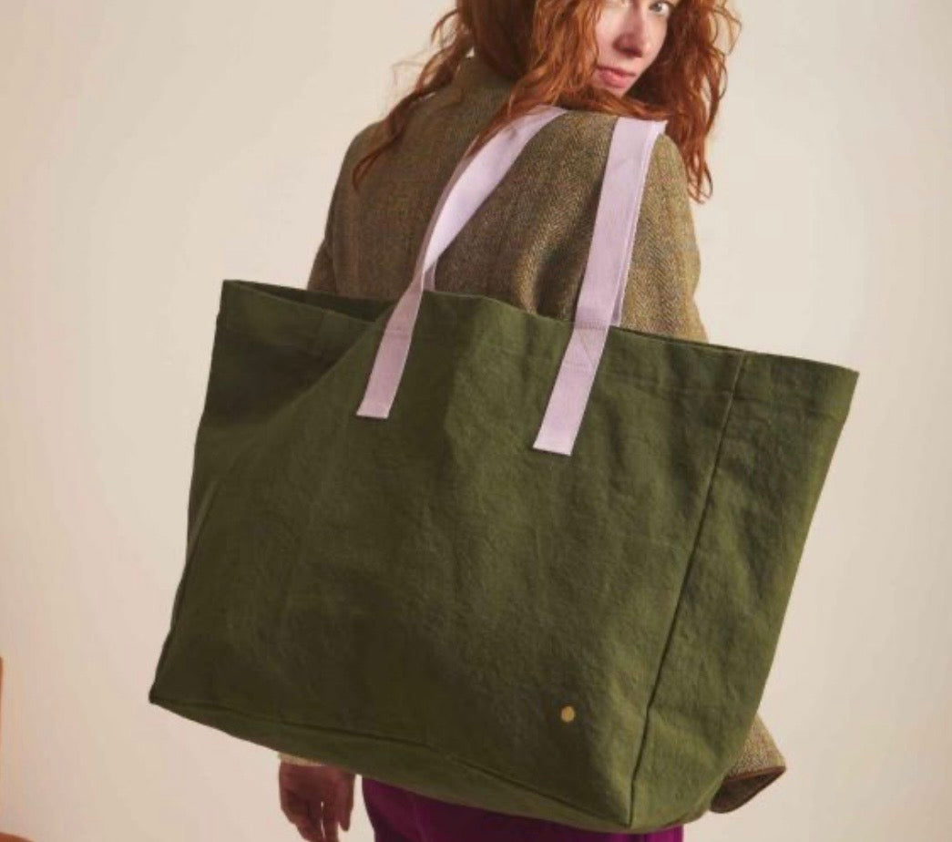 Iona Kale, Tote Bag