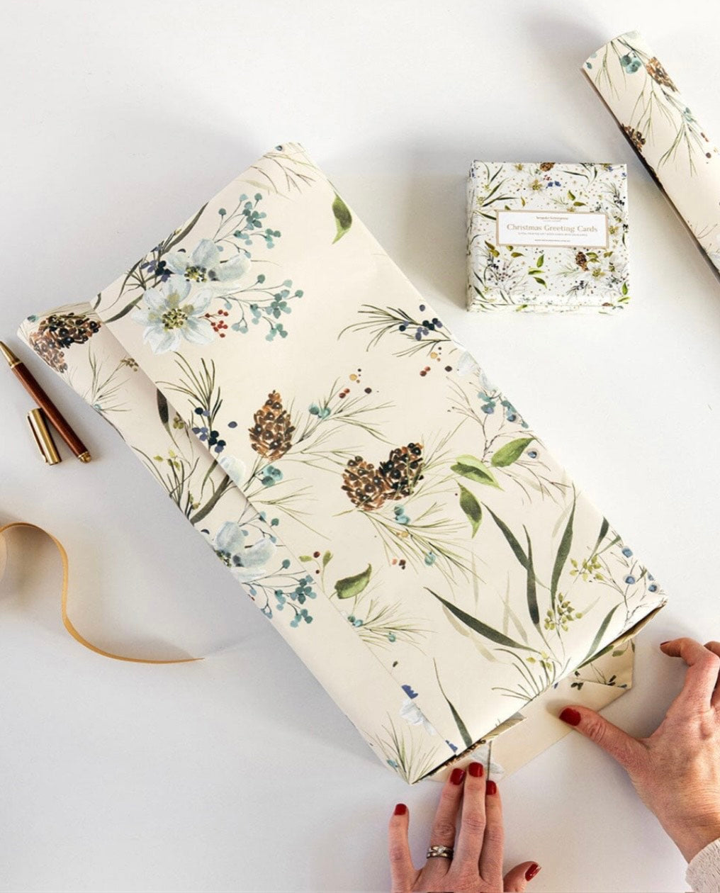 Gift Wrap Roll 3M - A Christmas Garden (cream)