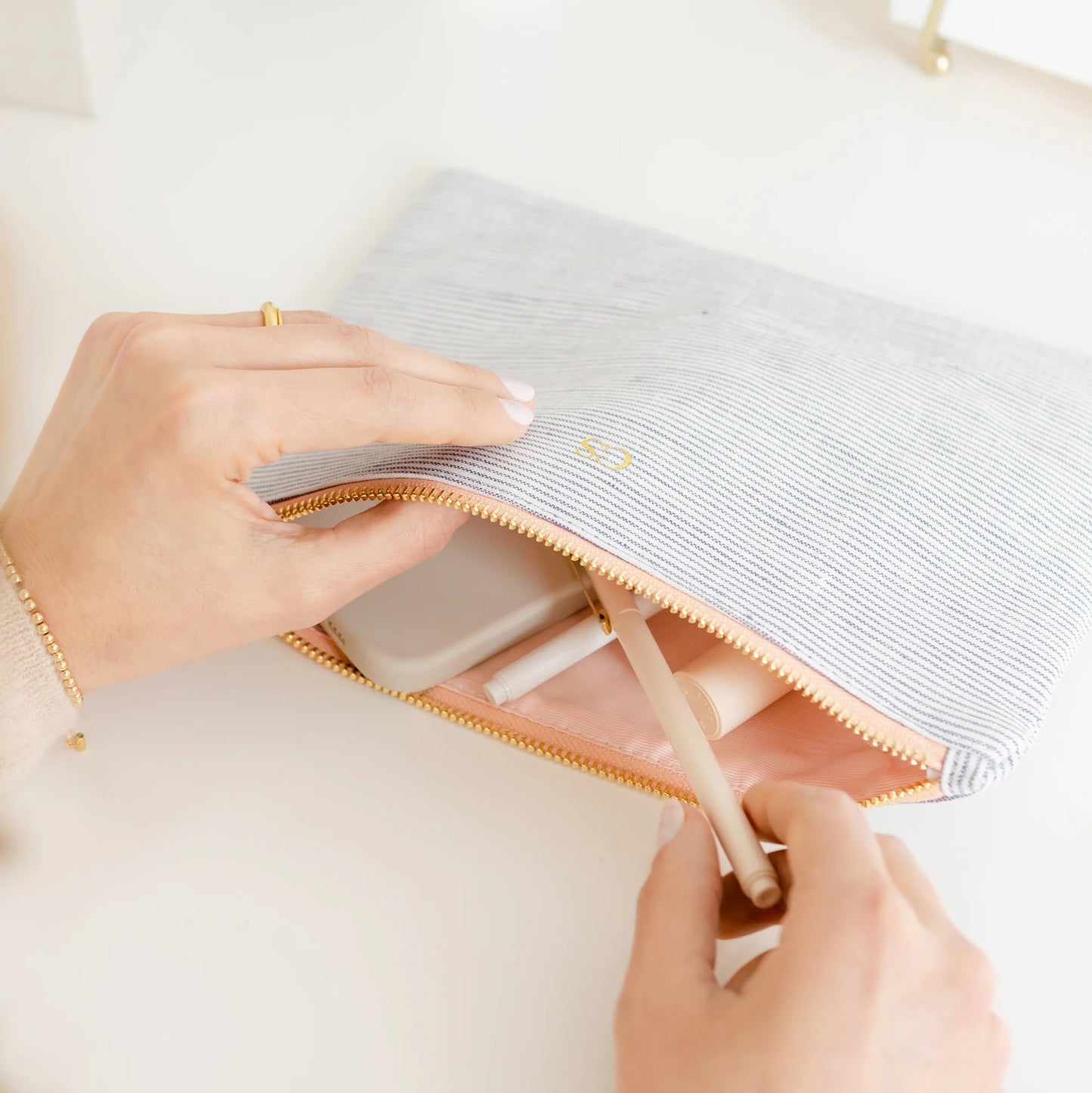 Signature Pouch, Shoreline Stripe