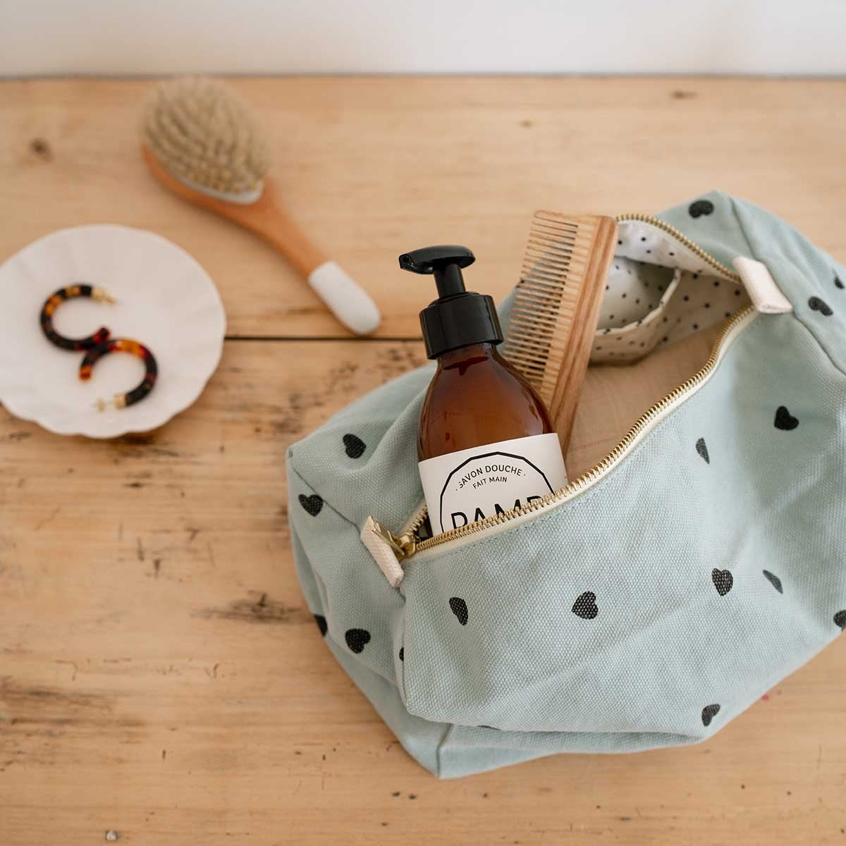 VIC WASH BAG HEART PRINT BLUE SPRAY