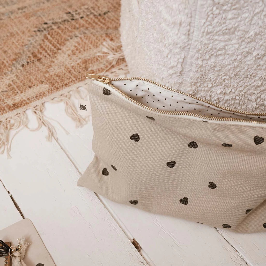 Lili Pouch Heart Print Sand